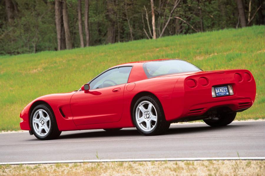  Chevrolet Corvette 1998 года  (фото 47 из 84)
